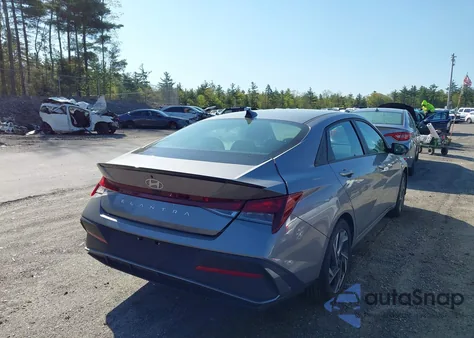 2025 Hyundai Elantra Sel Sport z USA, uszkodzony, nr VIN KMHLM4DG4SU882605